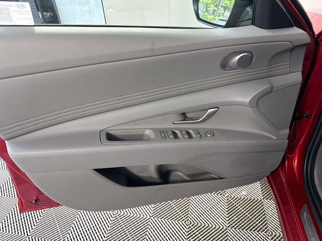 2025 Hyundai Elantra Blue - Photo 28