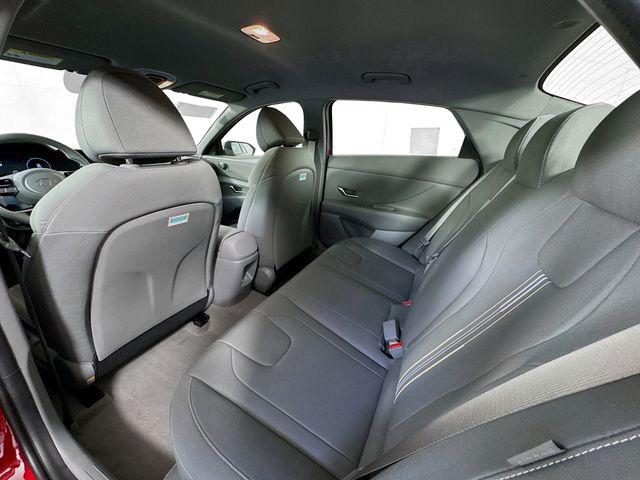 2025 Hyundai Elantra Blue - Photo 17