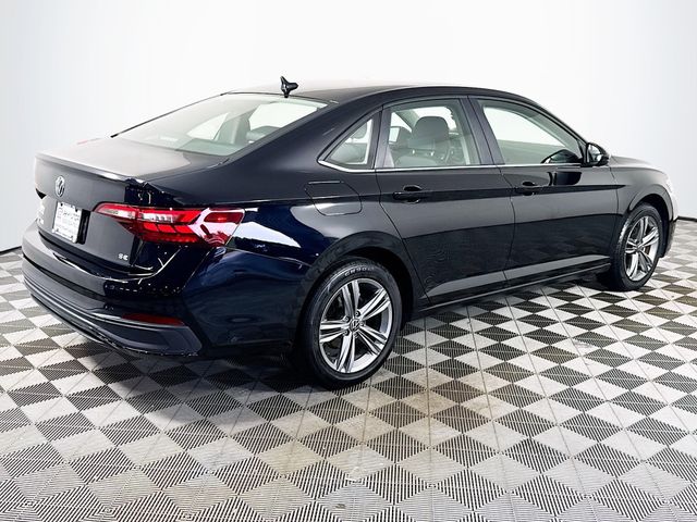 2024 Volkswagen Jetta SE - Photo 23