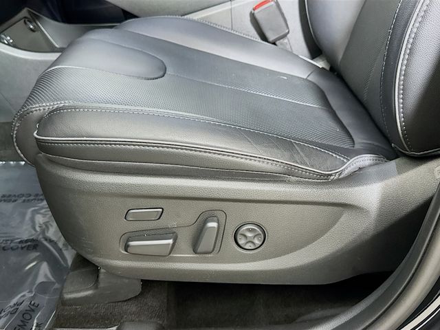 2023 Hyundai Santa Fe Limited - Photo 16