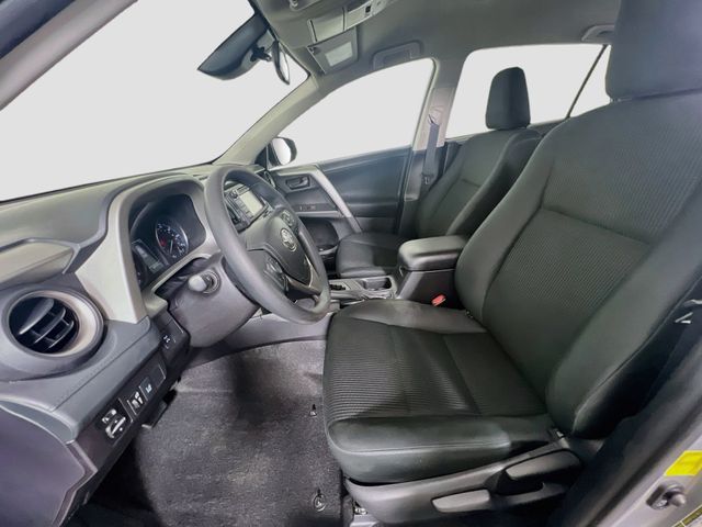 2017 Toyota RAV4 LE - Photo 17