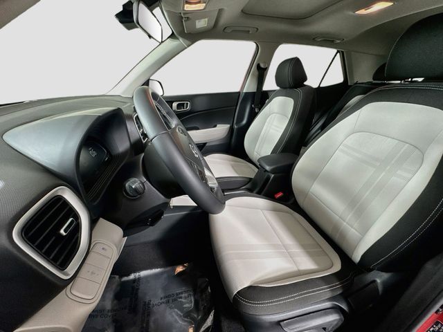 2023 Hyundai Venue SEL - Photo 18