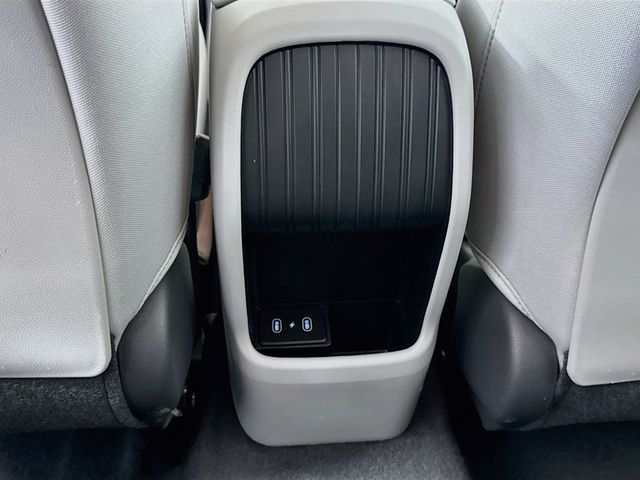 2024 Hyundai Kona SE - Photo 25