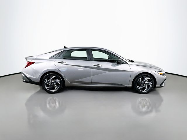 2025 Hyundai Elantra SEL - Photo 9