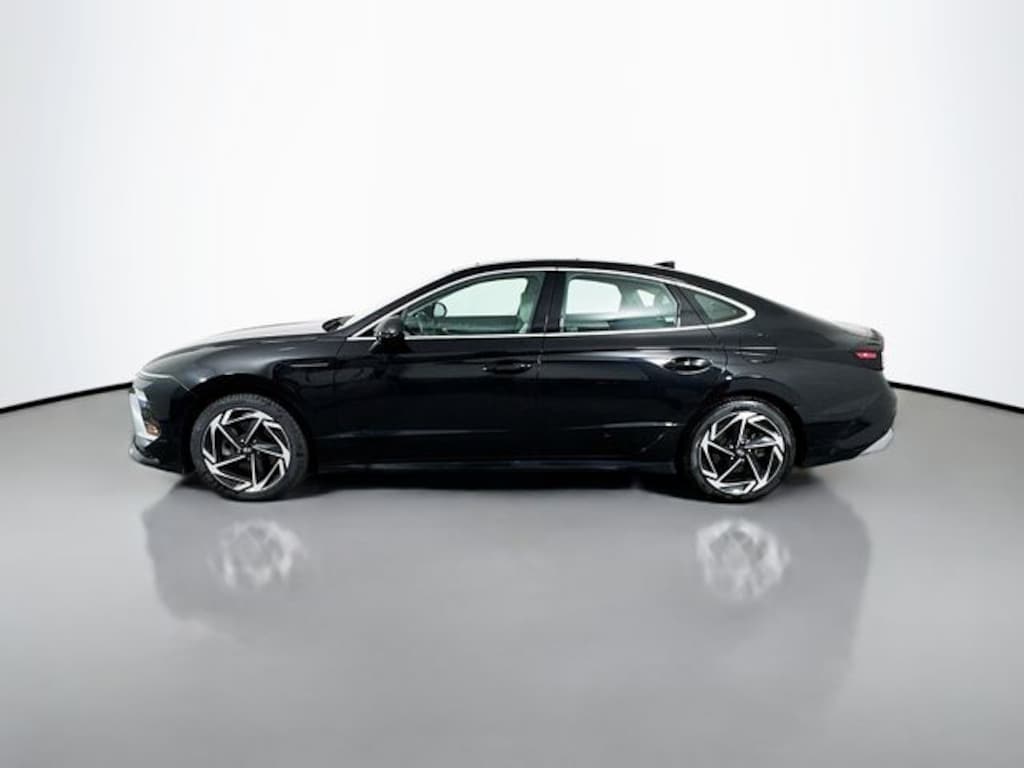 Used 2024 Hyundai Sonata SEL Sedan