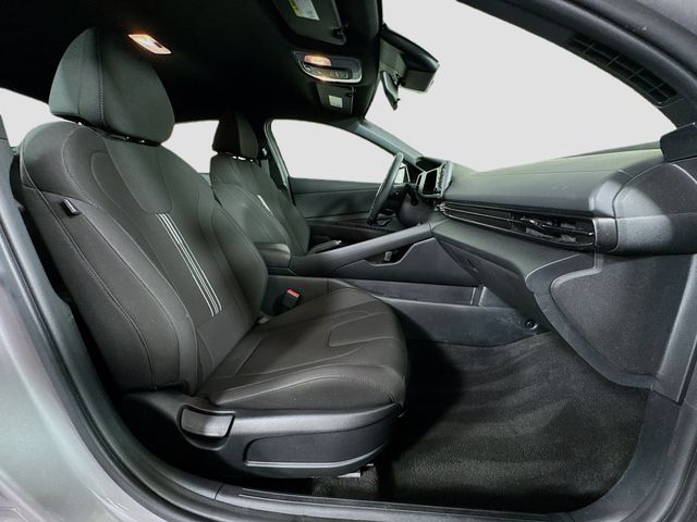 2025 Hyundai Elantra SEL - Photo 29