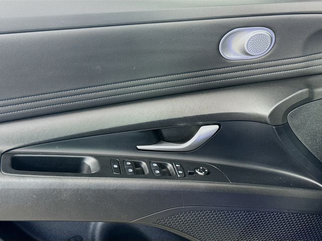 2024 Hyundai Elantra Limited - Photo 14