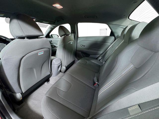 2025 Hyundai Elantra Blue - Photo 20