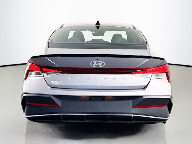2025 Hyundai Elantra SEL - Photo 7