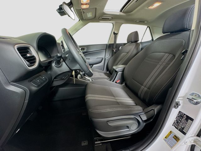 2023 Hyundai Venue SEL - Photo 18