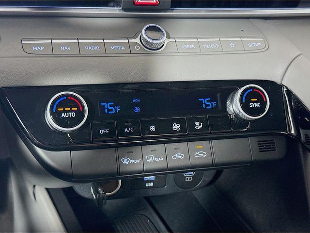2025 Hyundai Elantra Blue - Photo 17