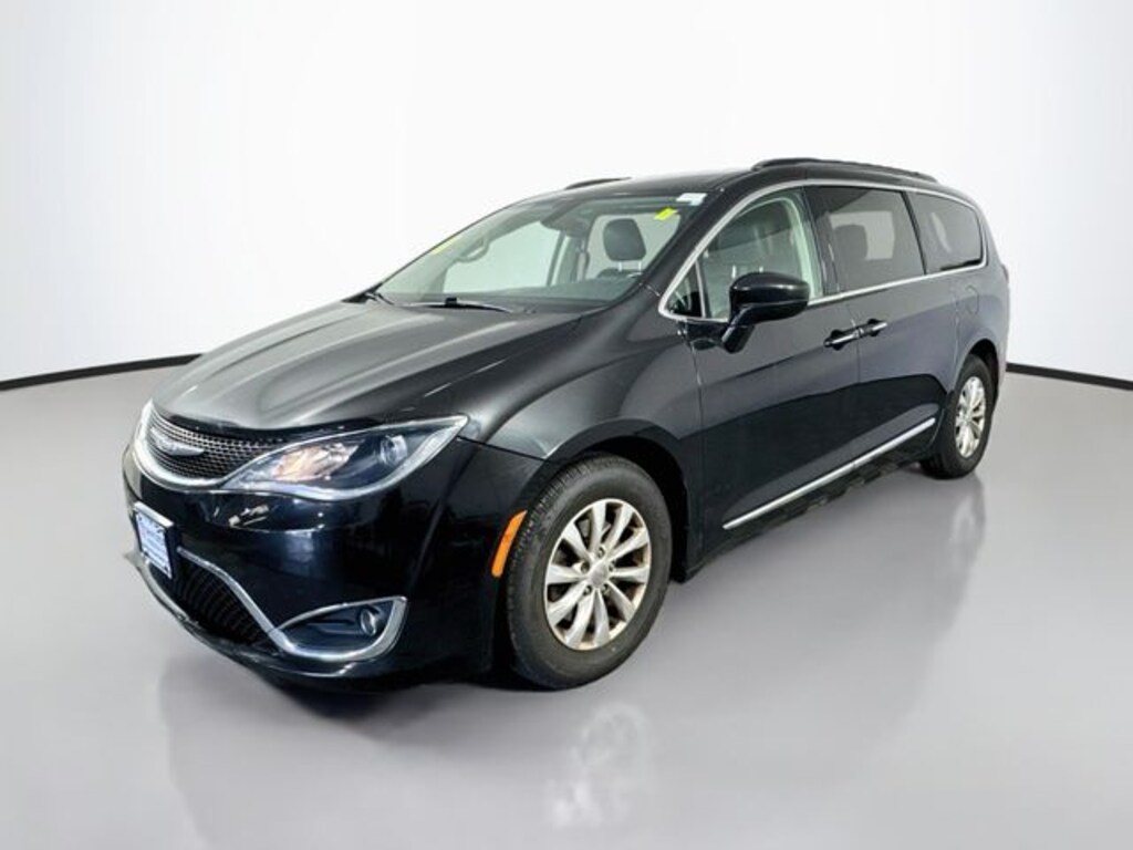 Used 2017 Chrysler Pacifica Touring-L Van
