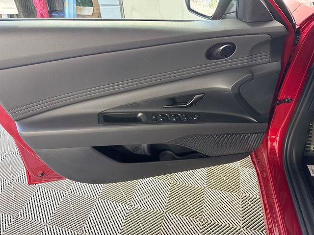 2025 Hyundai Elantra SEL - Photo 28