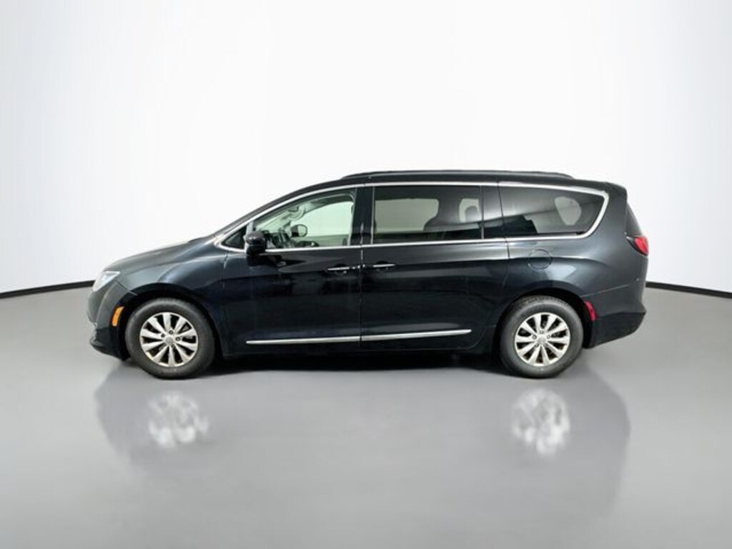 Used 2017 Chrysler Pacifica Touring-L Van