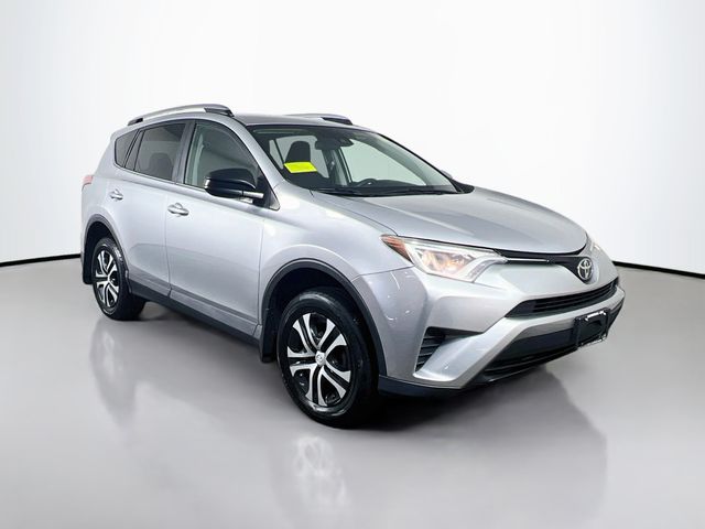 2017 Toyota RAV4 LE - Photo 10