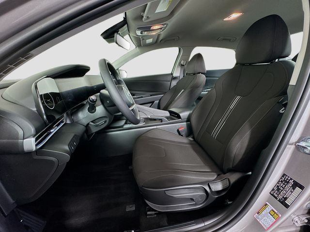 2024 Hyundai Elantra SEL - Photo 17