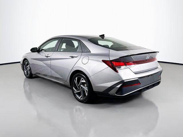 2025 Hyundai Elantra SEL - Photo 6