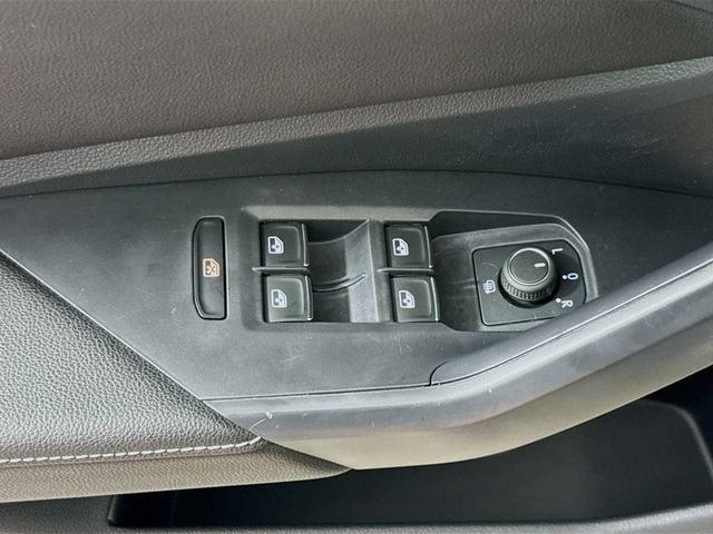 2024 Volkswagen Jetta SE - Photo 27