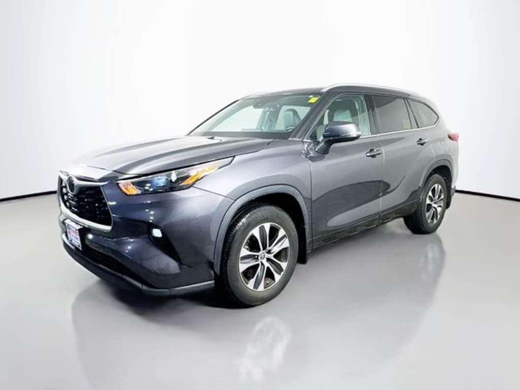 Used 2022 Toyota Highlander XLE SUV