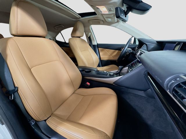 2018 Lexus IS 300 - Photo 30