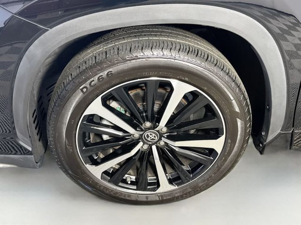 Used 2022 Toyota Highlander XSE SUV