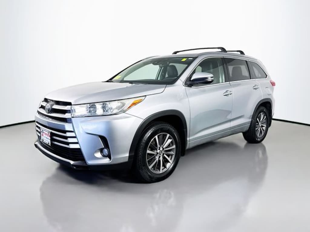 Used 2017 Toyota Highlander XLE V6 SUV