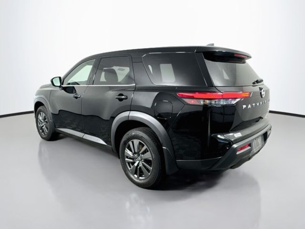 Used 2024 Nissan Pathfinder S SUV