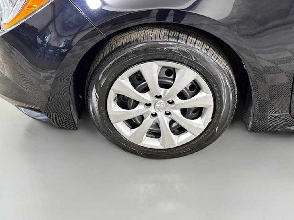 Certified 2025 Toyota Corolla LE Sedan