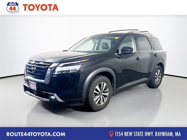 2022 Nissan Pathfinder SL 4WD's photo