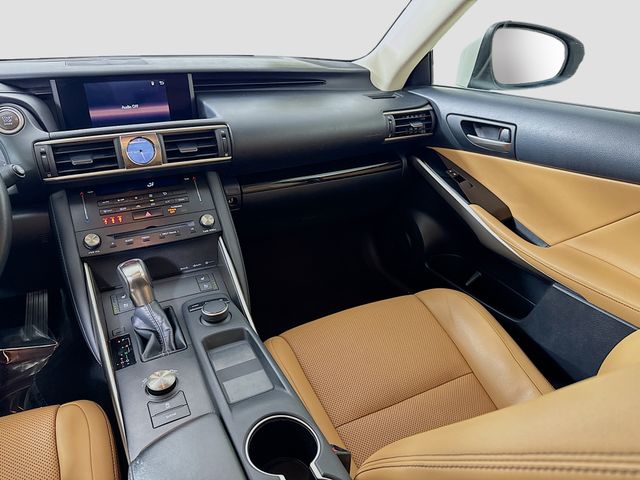 2018 Lexus IS 300 - Photo 25
