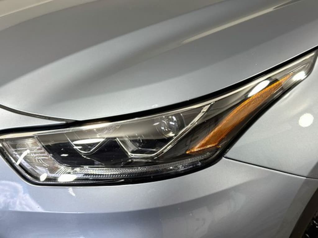 Used 2021 Toyota Highlander Hybrid Limited SUV