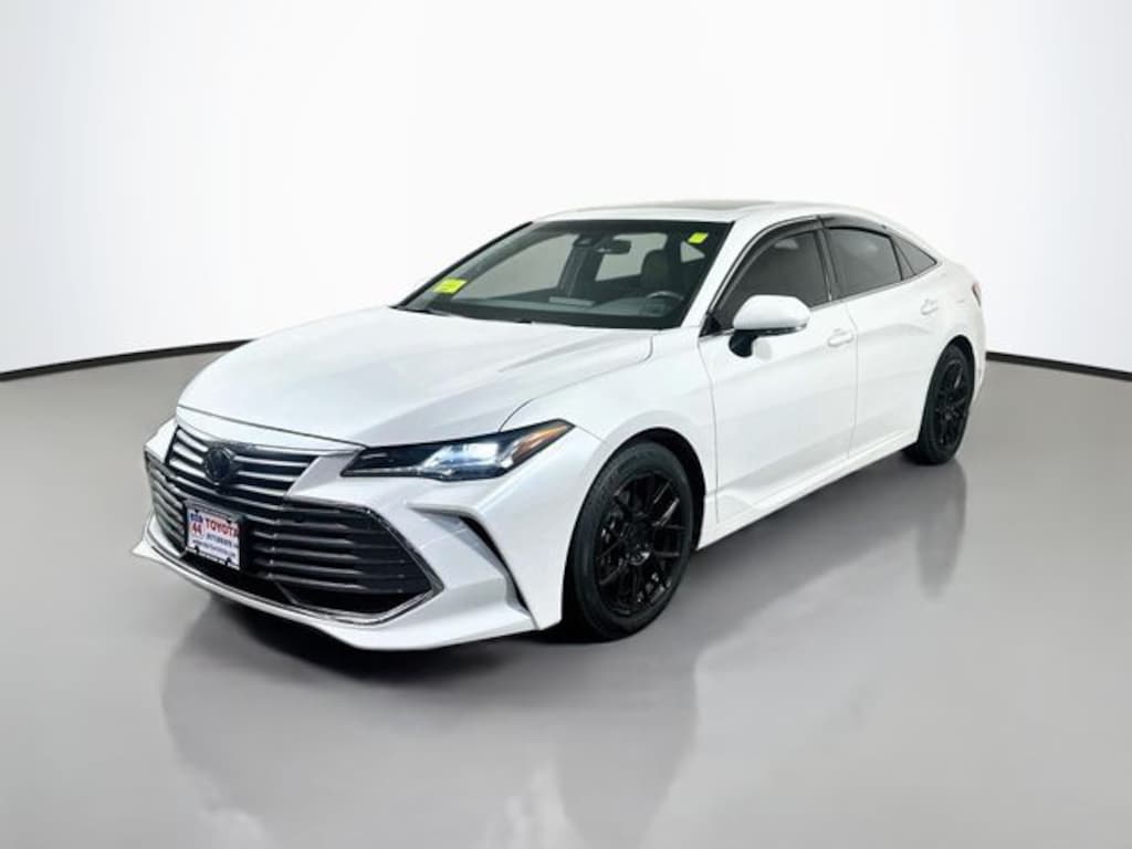 Certified 2019 Toyota Avalon Limited Sedan