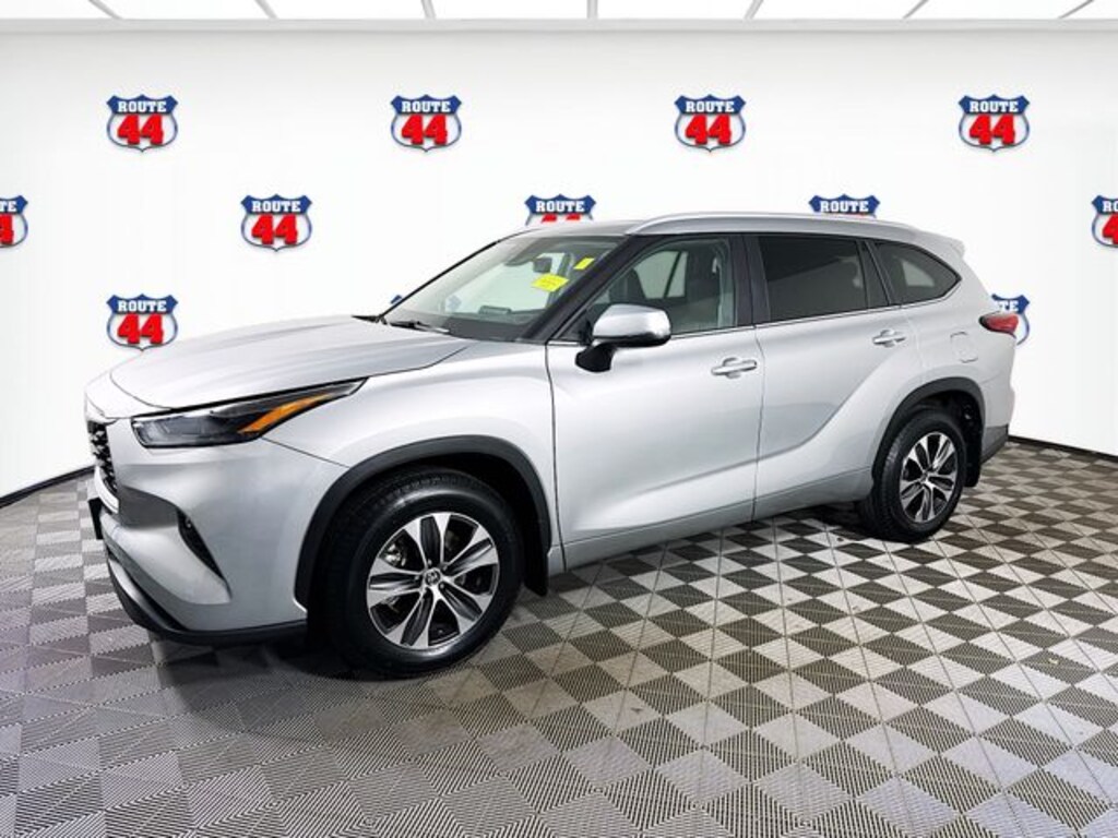 Used 2023 Toyota Highlander XLE SUV