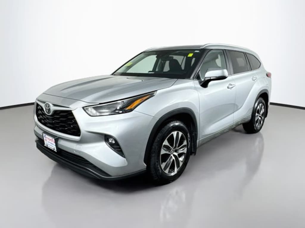 Used 2023 Toyota Highlander XLE SUV