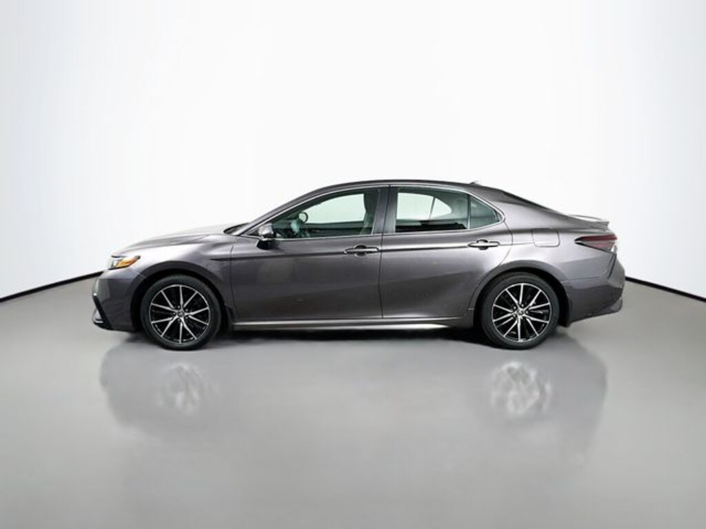 Used 2023 Toyota Camry SE Sedan