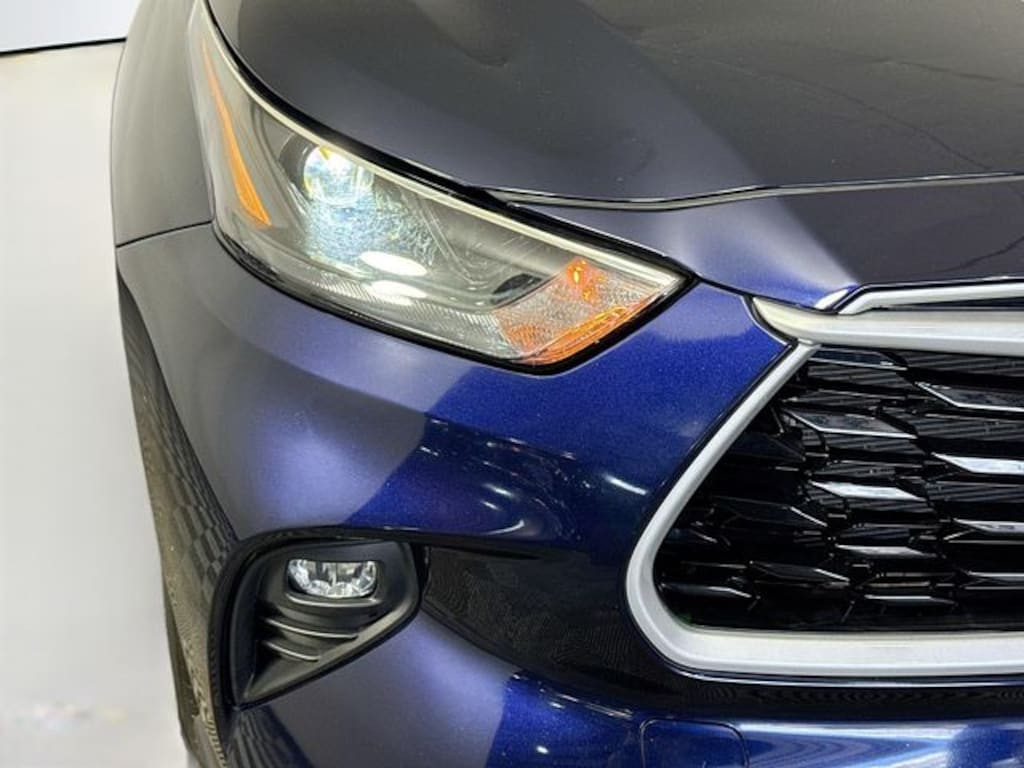 Used 2025 Toyota Highlander XLE SUV