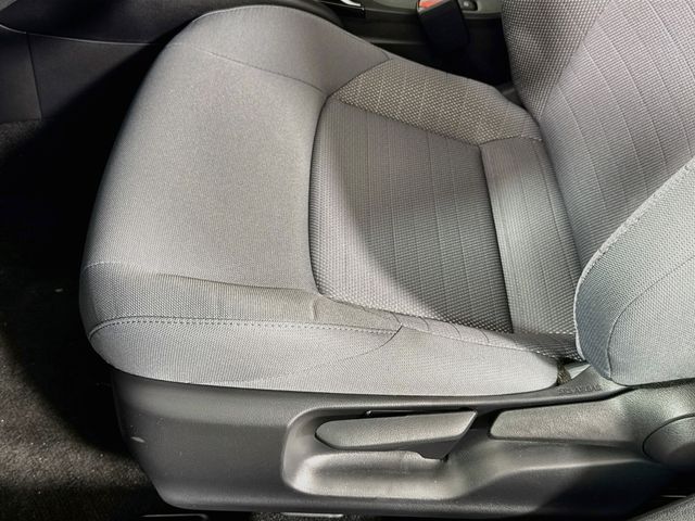 2026 Toyota Corolla SE - Photo 15
