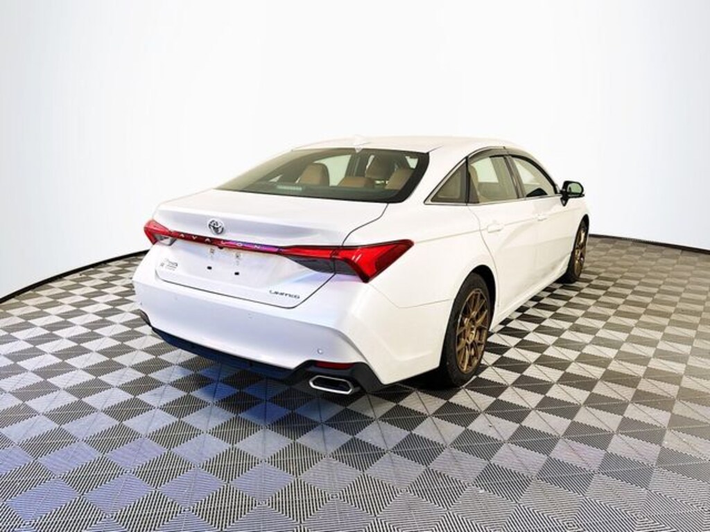 Used 2019 Toyota Avalon Limited Sedan