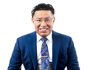 Staff member Edgar Morales from ID_28b36c