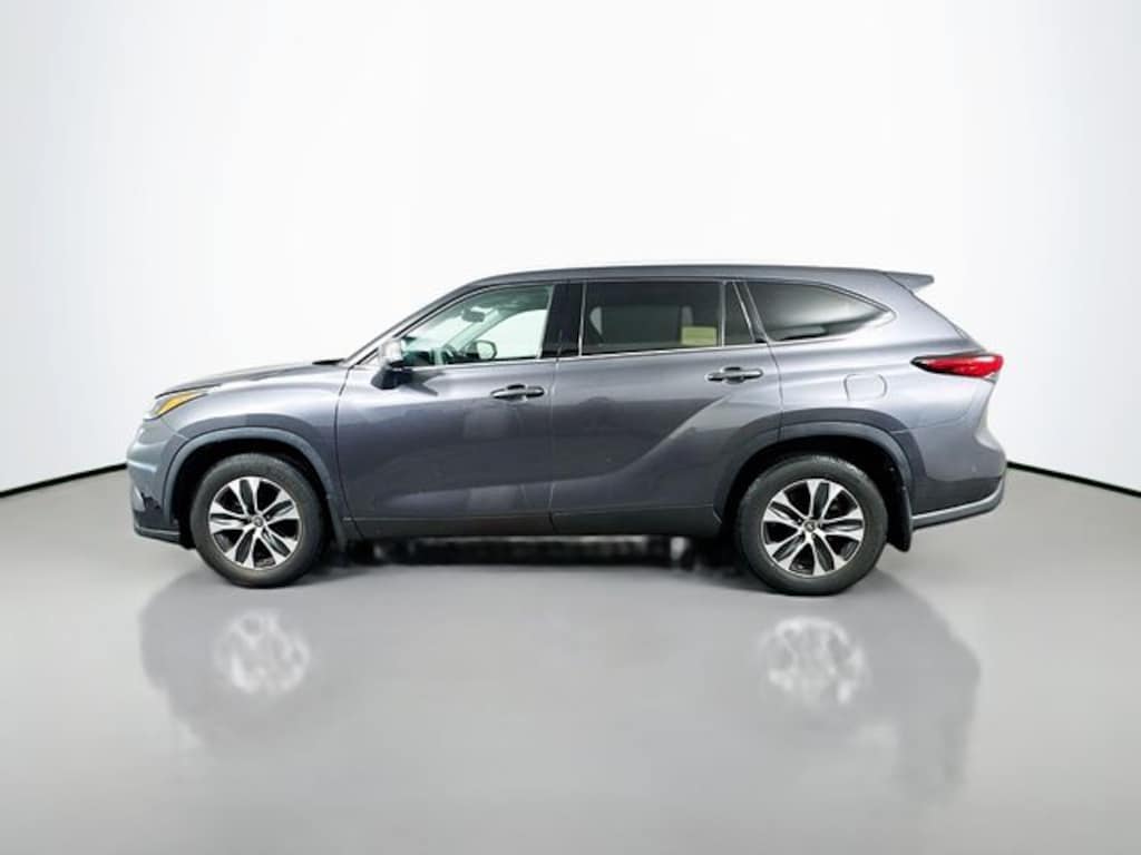 Used 2022 Toyota Highlander XLE SUV