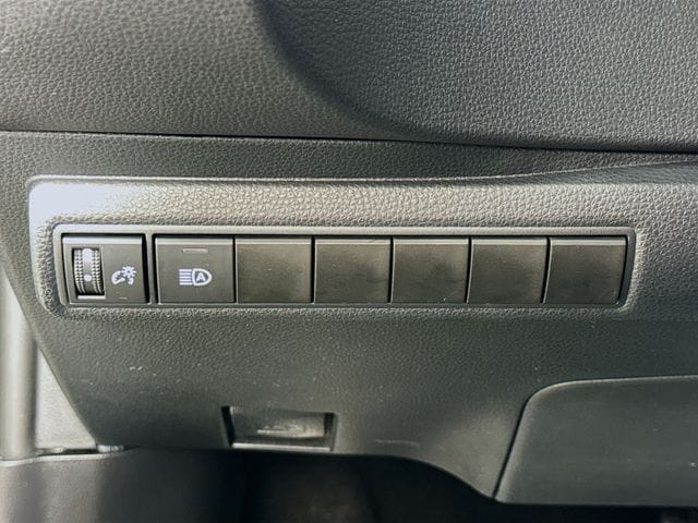 2024 Toyota Corolla LE - Photo 19