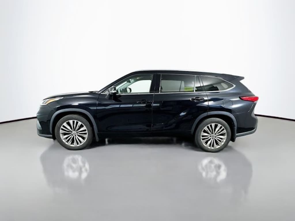 Used 2022 Toyota Highlander Platinum SUV