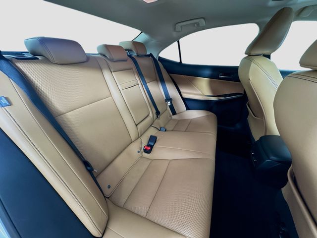 2018 Lexus IS 300 - Photo 29