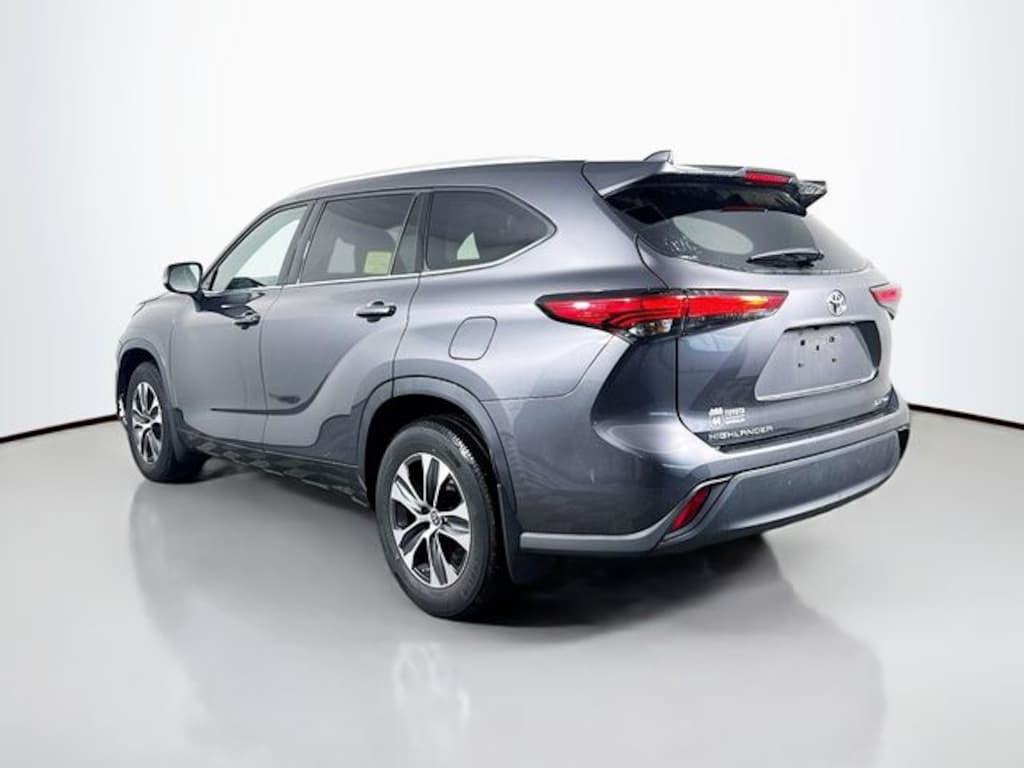 Used 2022 Toyota Highlander XLE SUV