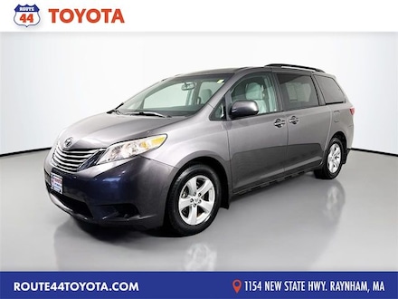 2017 Toyota Sienna LE 8 Passenger Van