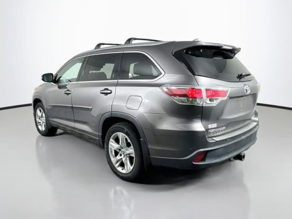 Used 2016 Toyota Highlander Limited Platinum V6 SUV