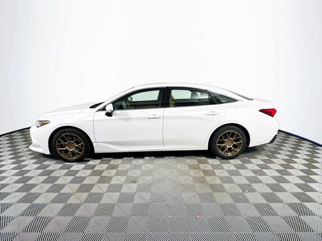 Used 2019 Toyota Avalon Limited Sedan