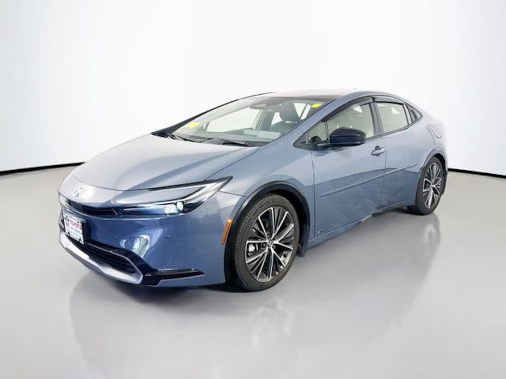 Used 2024 Toyota Prius XLE Hatchback