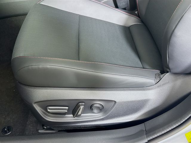 2026 Toyota Prius Plug-in Hybrid XSE - Photo 15