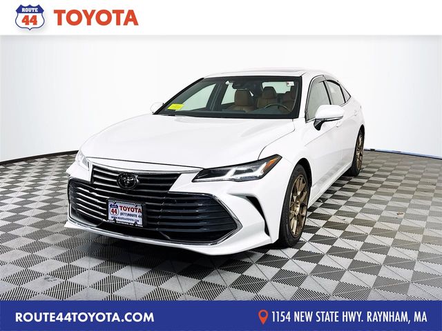 2019 Toyota Avalon Limited FWD photo